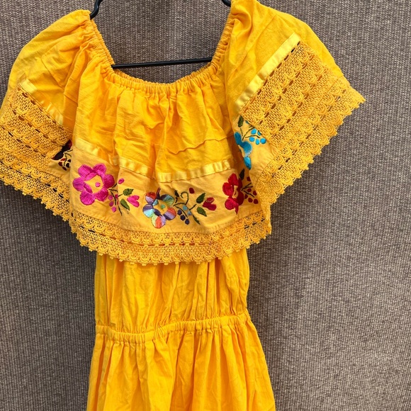 Vintage yellow embroidered dress Mexican American off shoulder boho Sz L - Picture 3 of 15